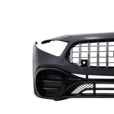 Bară față vopsibilă cu design A45 AMG, afișată din lateral, evidențiind grila verticală Panamericana și prizele de aer sport – pentru W177 (2019+).

