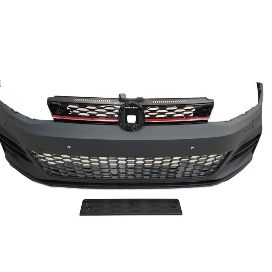 Vedere frontală a barei față GTI aftermarket din ABS cu grilă centrală tip fagure și detaliu roșu, compatibilă cu Volkswagen Golf 7.5 (2017–2020).
