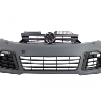 Vedere frontală completă a barei față R20 compatibilă cu VW Golf 6, design sportiv, grile incluse, material pregătit pentru vopsire.