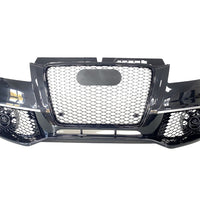 Bară față design RS3 negru lucios pentru Audi A3 8P Hatchback (2009–2012), cu grilă tip fagure și orificii PDC – vedere din față completă.