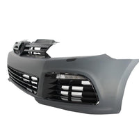 Set complet cu bară față R20, grilă, suporturi și elemente de prindere pentru upgrade-ul estetic al VW Golf 6 (2009–2012).