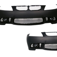 Bară față sport M3 compatibilă BMW E90 Pre LCI, vedere din față și lateral, cu proiectoare și grilă centrală tip fagure