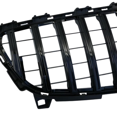 Detaliu apropiat grilă GTR negru pentru Mercedes A-Class W176 (2016–2018), evidențiere lamele verticale și textură ABS lucios.