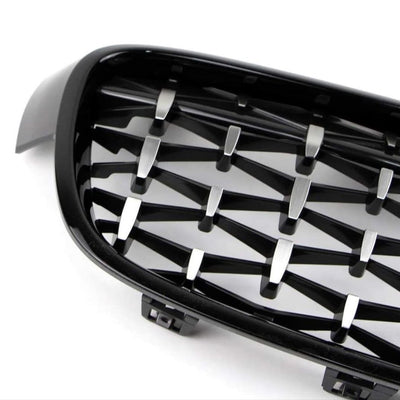 Gros-plan lamele grilă diamant BMW Seria 3 F30 (2012–2018), finisaj premium negru strălucitor