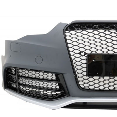 Gros-plan pe colțul stâng al barei RS5 pentru Audi A5 8T, cu evidențierea designului agresiv și grilelor laterale