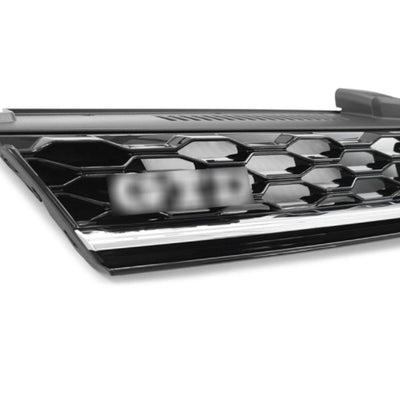 Detaliu lateral al grilei GTD cu fagure lucios, pentru Volkswagen Golf 7 MK7 (2012–2018).