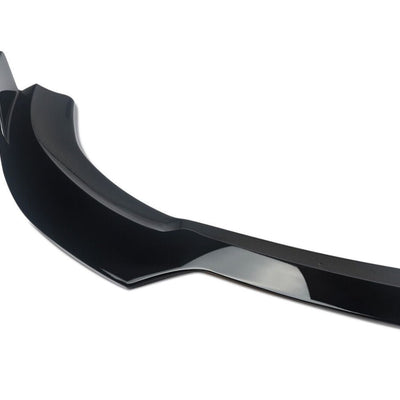 Detaliu lateral al prelungirii bară față BRABUS pentru Mercedes-Benz E-Class W213 (2016-2019), material fibră de carbon, finisaj negru lucios, piesă aftermarket.