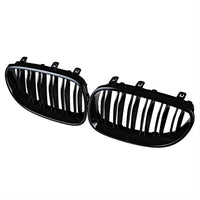 Set grile față BMW Seria 5 E60 (2004–2009), design sportiv Look M5, realizate din plastic ABS negru lucios, fotografiate pe fundal alb, unghi frontal.