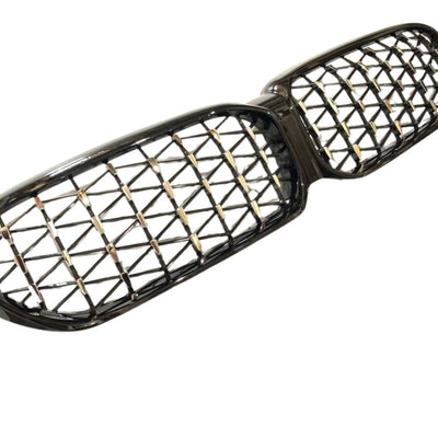 Imagine pe fundal alb a grilei Diamond compatibile BMW Seria 5 G30/G31 LCI (2020–2023), cu plasă tip diamant și finisaj lucios din ABS rezistent, destinată upgrade-ului estetic frontal.