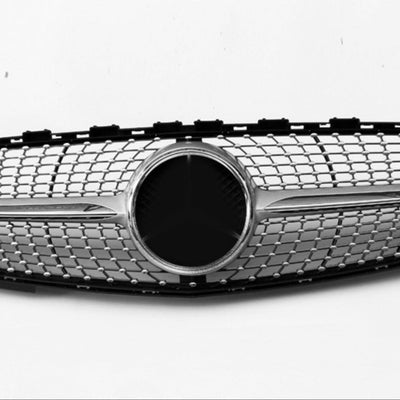 Grilă Mercedes A-Class W176 Diamond gri, vedere frontală completă, model aftermarket premium, stil sportiv și elegant cu element cromat.