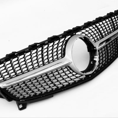 Grilă Diamond gri din plastic ABS pentru Mercedes A-Class W176 (2016–2018), vedere laterală, detaliu design tip diamant cu element cromat central.