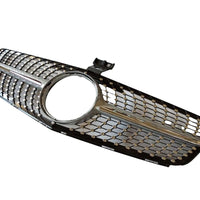 Grilă Diamond gri crom Mercedes C-Class W204 (2007–2014), design sportiv și elegant, material ABS de calitate, vedere frontală completă.