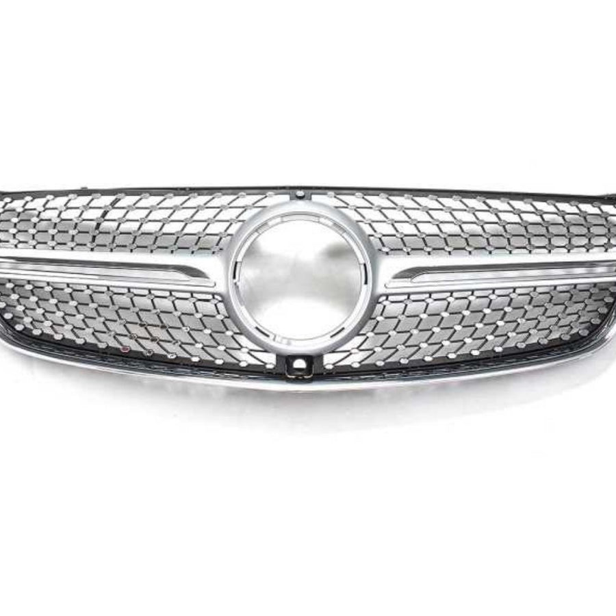 Grilă Diamond cromată compatibilă cu Mercedes Vito W447 (2015–2019), vedere frontală, design elegant cu inserții diamant și ramă cromată.