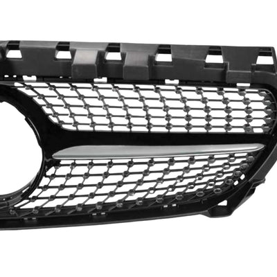 Grilă frontală Diamond neagră pentru Mercedes CLA W117 (2016–2018), prezentată din unghi lateral, material ABS rezistent, stil sportiv aftermarket.