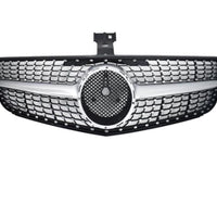 Grilă Diamond gri crom Mercedes C-Class W204 (2007–2014), design sportiv și elegant, material ABS de calitate, vedere frontală completă.