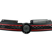 Grilă auto GTI compatibilă Volkswagen Golf 6 MK6, fotografie frontală detaliată, plastic ABS negru lucios cu design tip fagure și accente roșii sport.