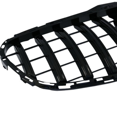 Componentă auto aftermarket – grilă GTR Look pentru Mercedes E-Class W212 Facelift, model sportiv cu aspect agresiv, material ABS de calitate superioară.