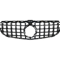 Grilă GTR negru lucios pentru Mercedes C-Class W205 (2019+), fotografie detaliată din unghi lateral, material ABS rezistent, stil sportiv.