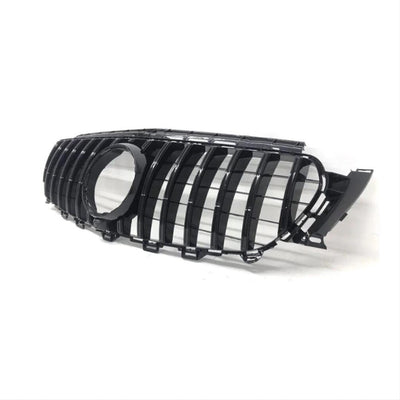 Grilă frontală auto GTR Negru pentru Mercedes E-Class W213 (2016-2019), fotografie realizată din unghi oblic lateral, evidențiind barele verticale și rama lucioasă.