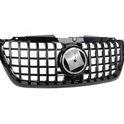 Grilă frontală auto GTR pentru Mercedes-Benz Sprinter W907 (2018+), piesă aftermarket fabricată din plastic ABS rezistent, finisaj negru lucios, design sportiv tip grilă cu bare verticale și suport central pentru emblemă, vedere frontală pe fundal alb.