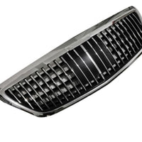 Grilă frontală Maybach Look cromată pentru Mercedes S-Class W222 (2014+), design vertical cu finisaj lucios și ramă cromată.