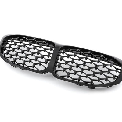 Grilă frontală diamant BMW Seria 1 F40 (2019+), piesă auto aftermarket, vedere oblică ce evidențiază structura și detaliile grilei.