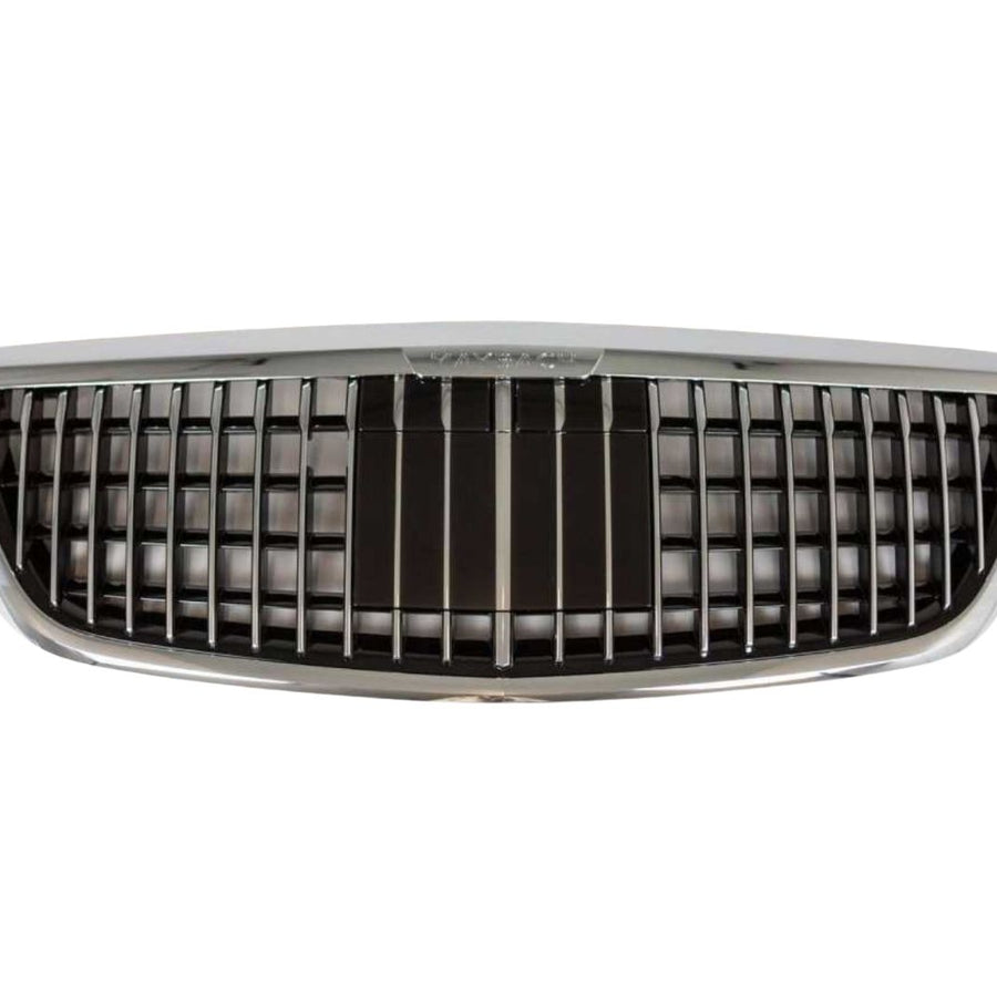 Grilă frontală Maybach Look crom pentru Mercedes-Benz E-Class W213 (2016–2019), imagine din față, stil premium, material ABS rezistent cu finisaj crom.