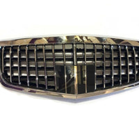 Grilă Maybach Look cromată pentru Mercedes S-Class W221 (2006–2013), vedere laterală, design premium cu finisaj lucios.