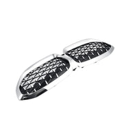 Grilă diamant cu ramă cromată instalată pe BMW Seria 3 G20 alb, vedere frontală din apropiere, design premium aftermarket.