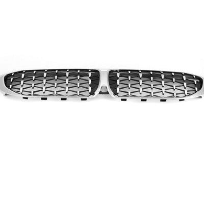 Detaliu gros-plan cu design diamant și ramă cromată al grilei frontale aftermarket compatibile BMW Seria 3 G20 (2019+).