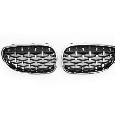 Set grile față diamant cu ramă cromată pentru BMW Seria 5 E60 2004–2009, vedere frontală, design sportiv și elegant.