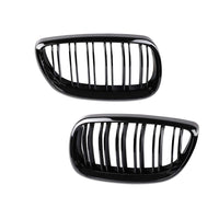 Vedere frontală a setului complet de grile frontale pentru BMW Seria 3 E92/E93 (2006–2009), finisaj Piano Black, design sportiv, material ABS.