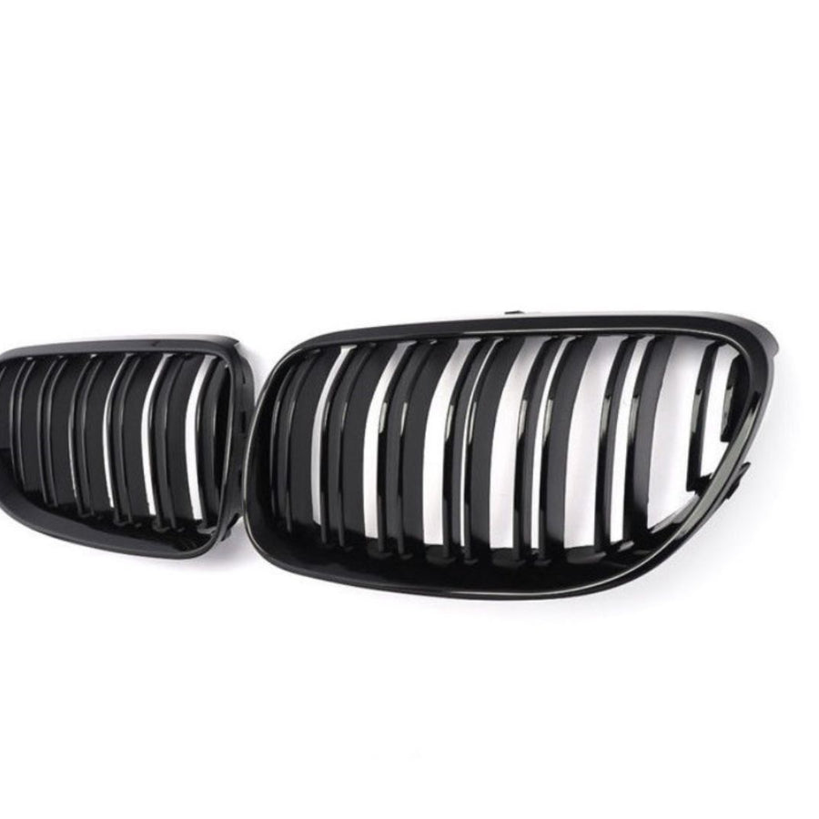 Grile duble rinichi față, model M3 Look, negru lucios, compatibile cu BMW Seria 3 E92 Coupe și E93 Cabrio, 2010–2013.