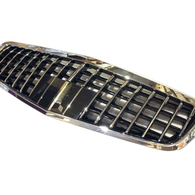 Grilă frontală Maybach Look cromată, unghi oblic, potrivită pentru Mercedes-Benz S-Class W221 (2006–2013).