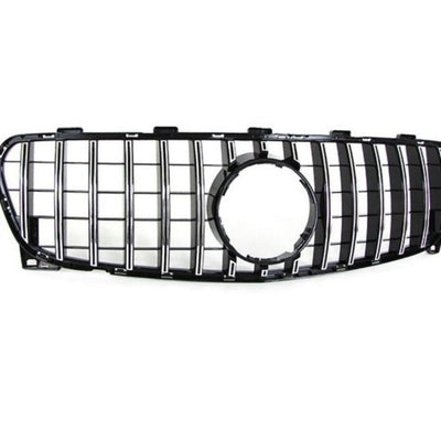 Detaliu grilă GTR Look pentru Mercedes GLA X156, vedere laterală piesă aftermarket cu finisaj negru lucios și bare verticale