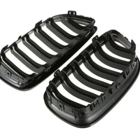 Set complet grile frontale M3 Look pentru BMW Seria 3 E90 Sedan/Touring 2008–2011, culoare Piano Black, vedere frontală a componentelor.