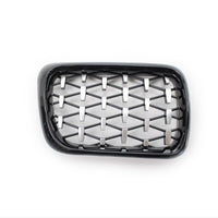 Set grile frontale BMW E36 (1997-1999), design diamant cu ramă neagră lucioasă, vedere frontală completă stânga + dreapta.