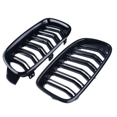 Set complet grile față de schimb pentru BMW Seria 3 F30 (2012–2018), model M Style, vedere oblică de sus, lamele duble