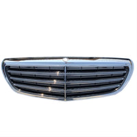 Imagine frontală cu grilă auto aftermarket pentru Mercedes E-Class W213 (2016+), design cromat, fabricată din ABS premium, componentă centrală radiator.