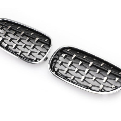 Grile față diamant aftermarket pentru BMW E60 2004–2009, design premium, ramă cromată și construcție ABS rezistent.
