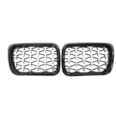 Set grile frontale BMW E36 (1997-1999), design diamant cu ramă neagră lucioasă, vedere frontală completă stânga + dreapta.