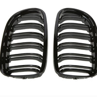 Set complet grile frontale M3 Look pentru BMW Seria 3 E90 Sedan/Touring 2008–2011, culoare Piano Black, vedere frontală a componentelor.