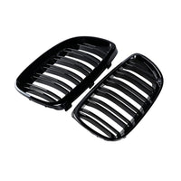 Vedere frontală a setului complet de grile frontale pentru BMW Seria 3 E92/E93 (2006–2009), finisaj Piano Black, design sportiv, material ABS.