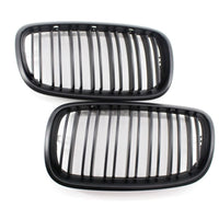 Set grile frontale M Look pentru BMW X5 E70 și X6 E71, fabricate din plastic ABS rezistent, culoare negru mat, vedere frontală a componentelor.