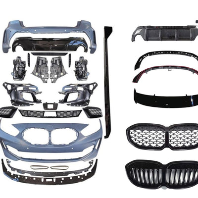 Kit exterior M135i pentru BMW Seria 1 F40 (2019+), include piese față/spate și laterale, alături de opțiuni de grile față – model fagure și grilaj vertical, toate din material PP de înaltă calitate.