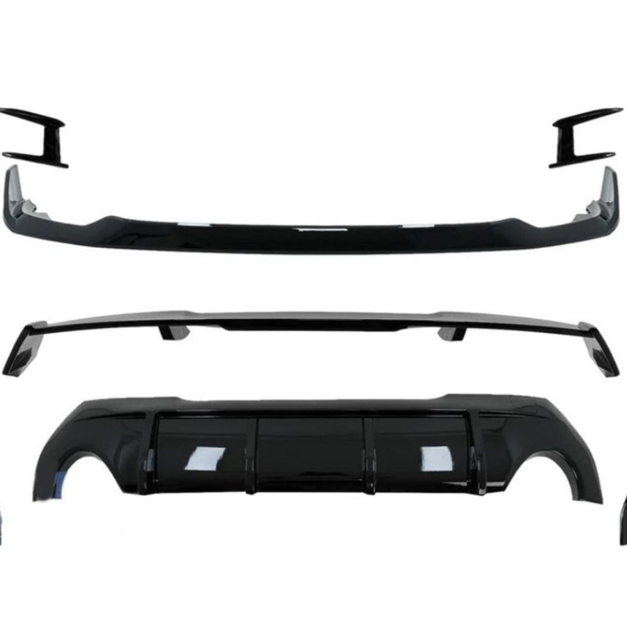 Imagine frontală a unui BMW Seria 1 F40 fără elemente de tuning, evidențiind designul original al barei față. Util pentru a compara modificările aduse de kitul Aero M-Tech. 