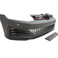 Vedere frontală a barei față GTI aftermarket din ABS cu grilă centrală tip fagure și detaliu roșu, compatibilă cu Volkswagen Golf 7.5 (2017–2020).