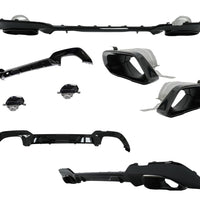 Imagine de prezentare cu toate componentele incluse: difuzor M, ornamente de eșapament și prinderi. Compatibil doar cu BMW Seria 3 G20 (2019+) 340i. Accesoriu de tuning sport.