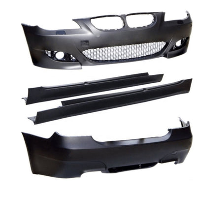 Set complet body kit M5 design pentru BMW E60, incluzând bara față, bara spate și pragurile laterale – look sportiv agresiv, piesă aftermarket.