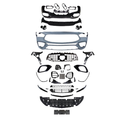 Vedere de ansamblu asupra componentelor din kit-ul exterior CLA 45 AMG pentru Mercedes CLA C118 – față, spate, praguri, grilă